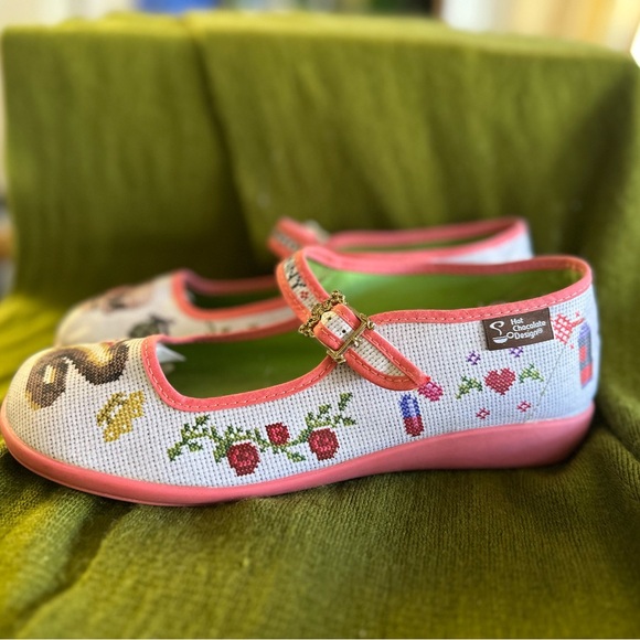 Hot Chocolate Designs Riot Granny flats - Picture 4 of 8